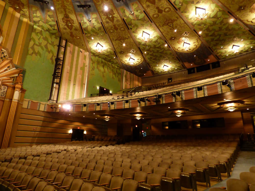 https://mdw-travel-data-us-east-1.s3.amazonaws.com/img/country/United-States/Fox-Theatre/img_03.jpg