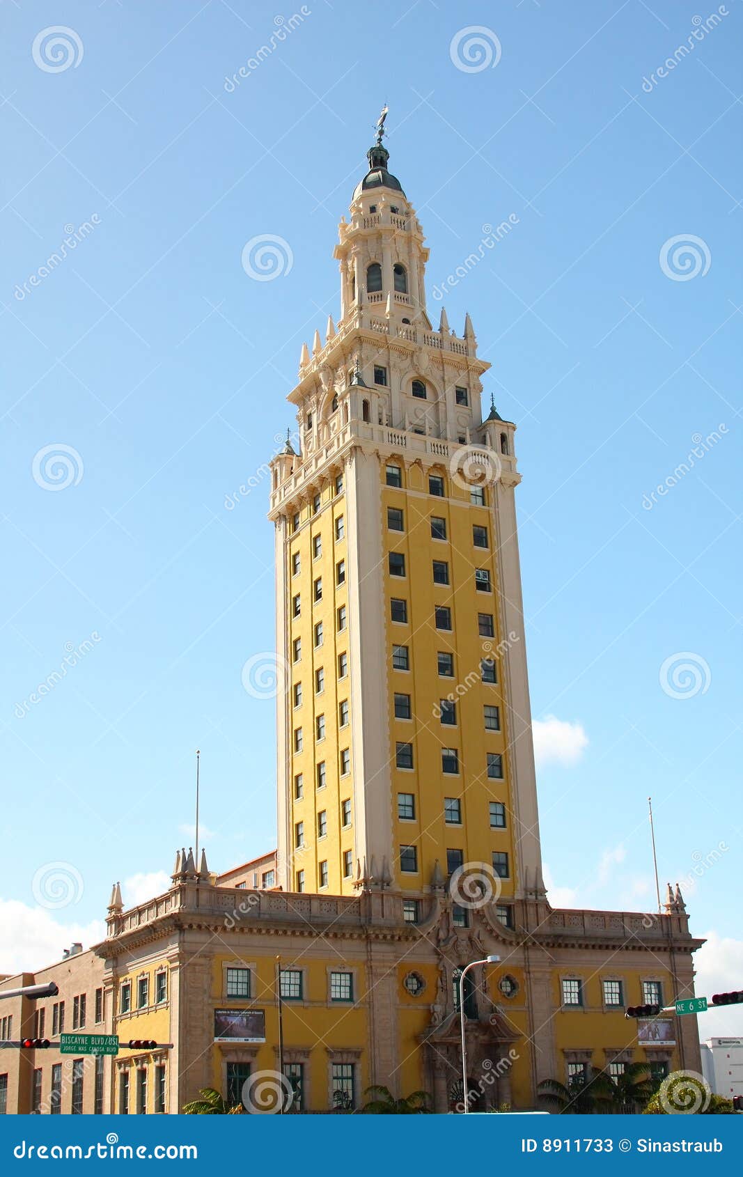 https://mdw-travel-data-us-east-1.s3.amazonaws.com/img/country/United-States/Freedom-Tower/img_02.jpg