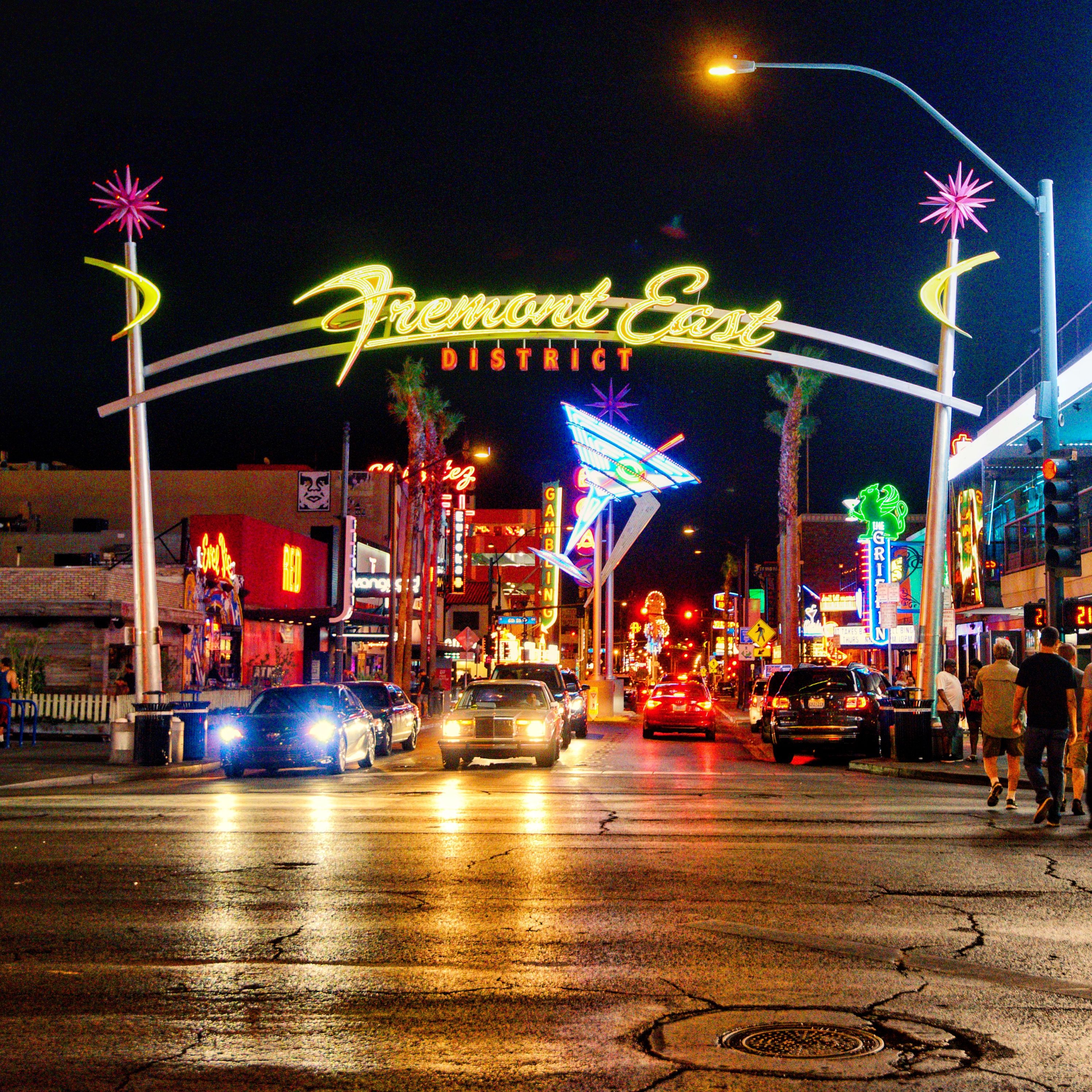 https://mdw-travel-data-us-east-1.s3.amazonaws.com/img/country/United-States/Fremont-Street-Experience/img_00.jpg