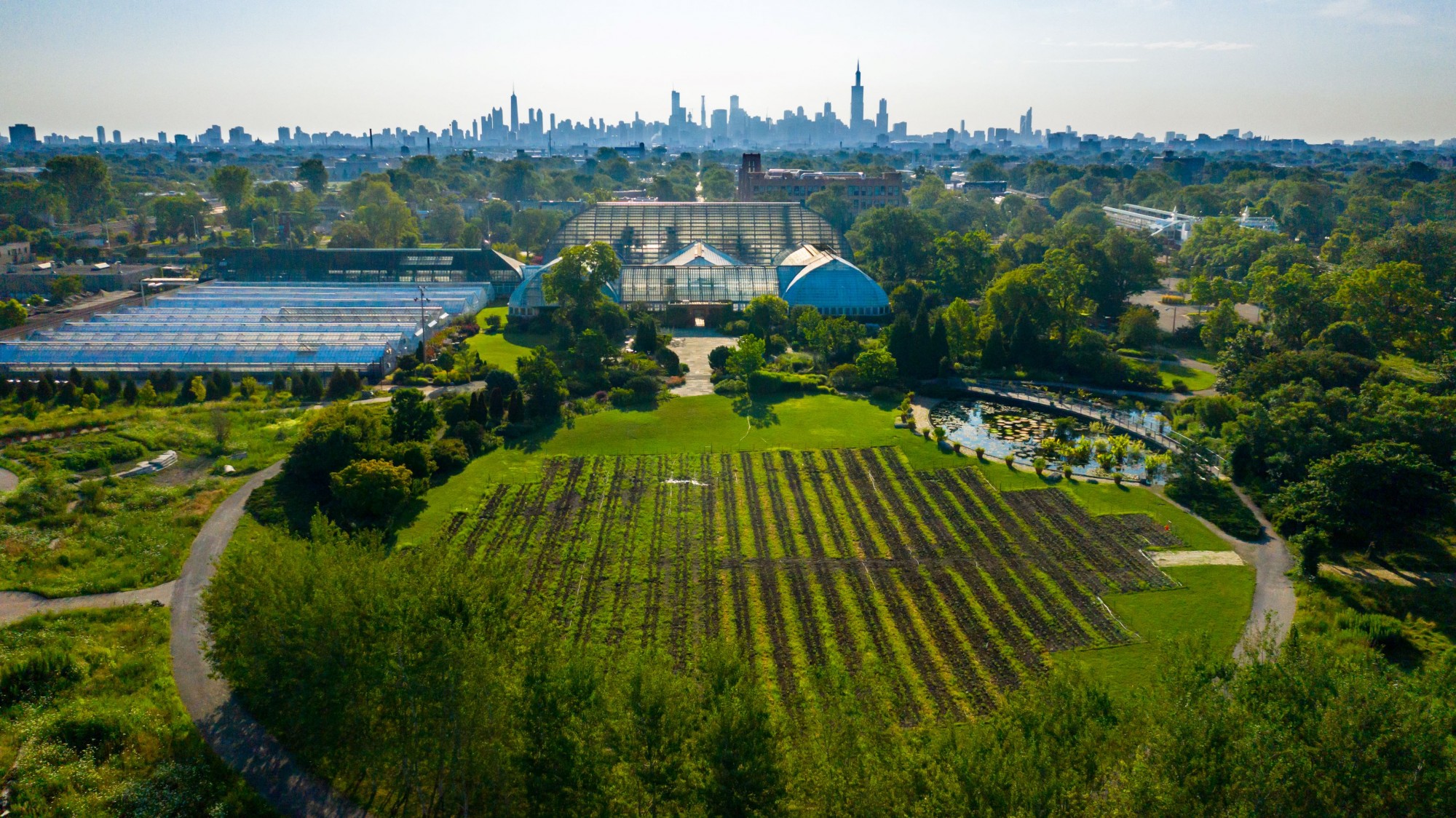 https://mdw-travel-data-us-east-1.s3.amazonaws.com/img/country/United-States/Garfield-Park-Conservatory/img_04.jpg