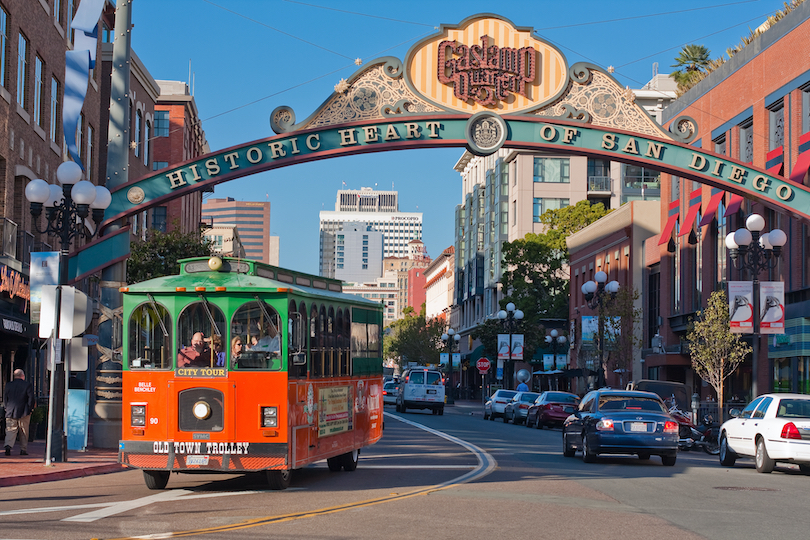https://mdw-travel-data-us-east-1.s3.amazonaws.com/img/country/United-States/Gaslamp-Quarter/img_03.jpg