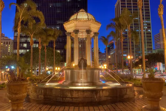 https://mdw-travel-data-us-east-1.s3.amazonaws.com/img/country/United-States/Gaslamp-Quarter/img_05.jpg