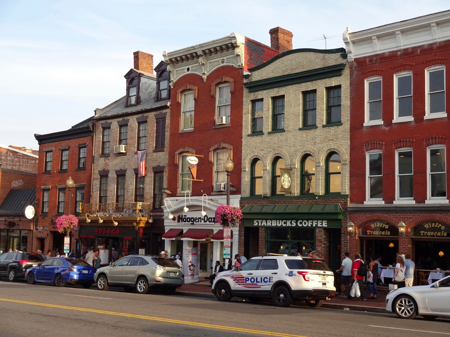 https://mdw-travel-data-us-east-1.s3.amazonaws.com/img/country/United-States/Georgetown-Historic-District/img_02.jpg