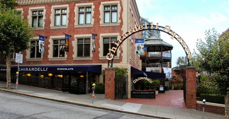 https://mdw-travel-data-us-east-1.s3.amazonaws.com/img/country/United-States/Ghirardelli-Square/img_02.jpg