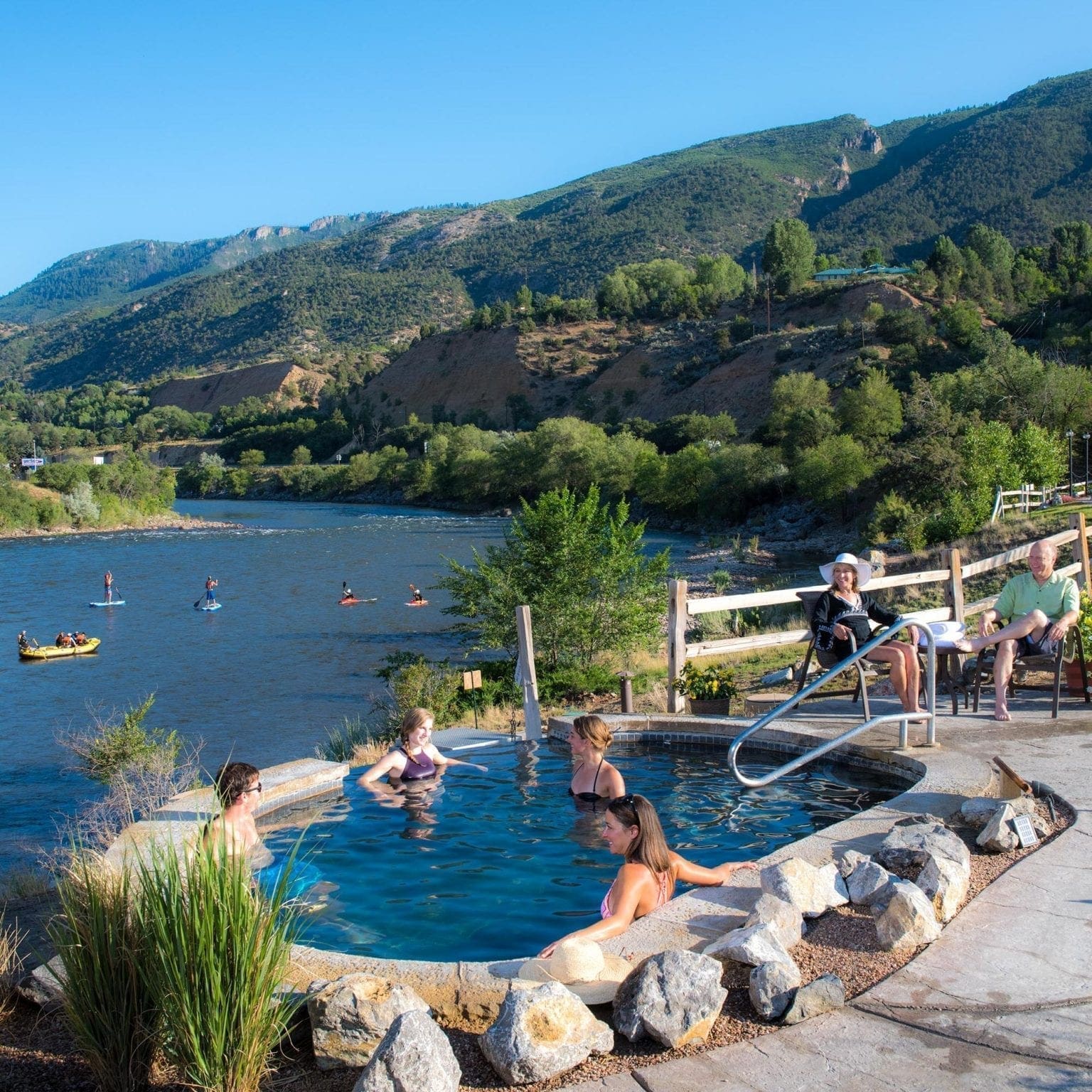 https://mdw-travel-data-us-east-1.s3.amazonaws.com/img/country/United-States/Glenwood-Hot-Springs-Resort/img_01.jpg