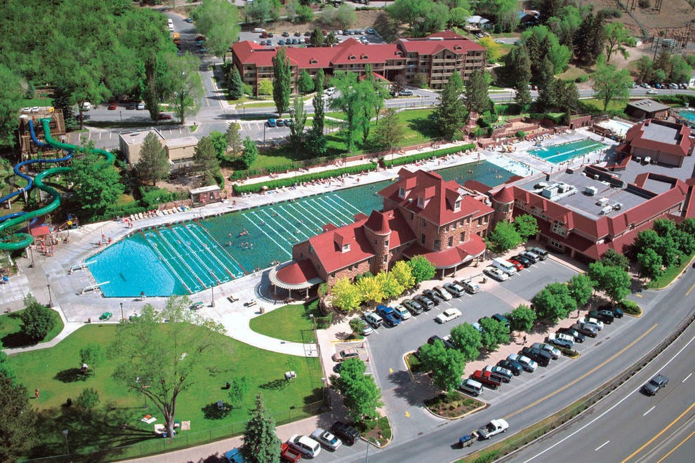 https://mdw-travel-data-us-east-1.s3.amazonaws.com/img/country/United-States/Glenwood-Hot-Springs-Resort/img_02.jpg
