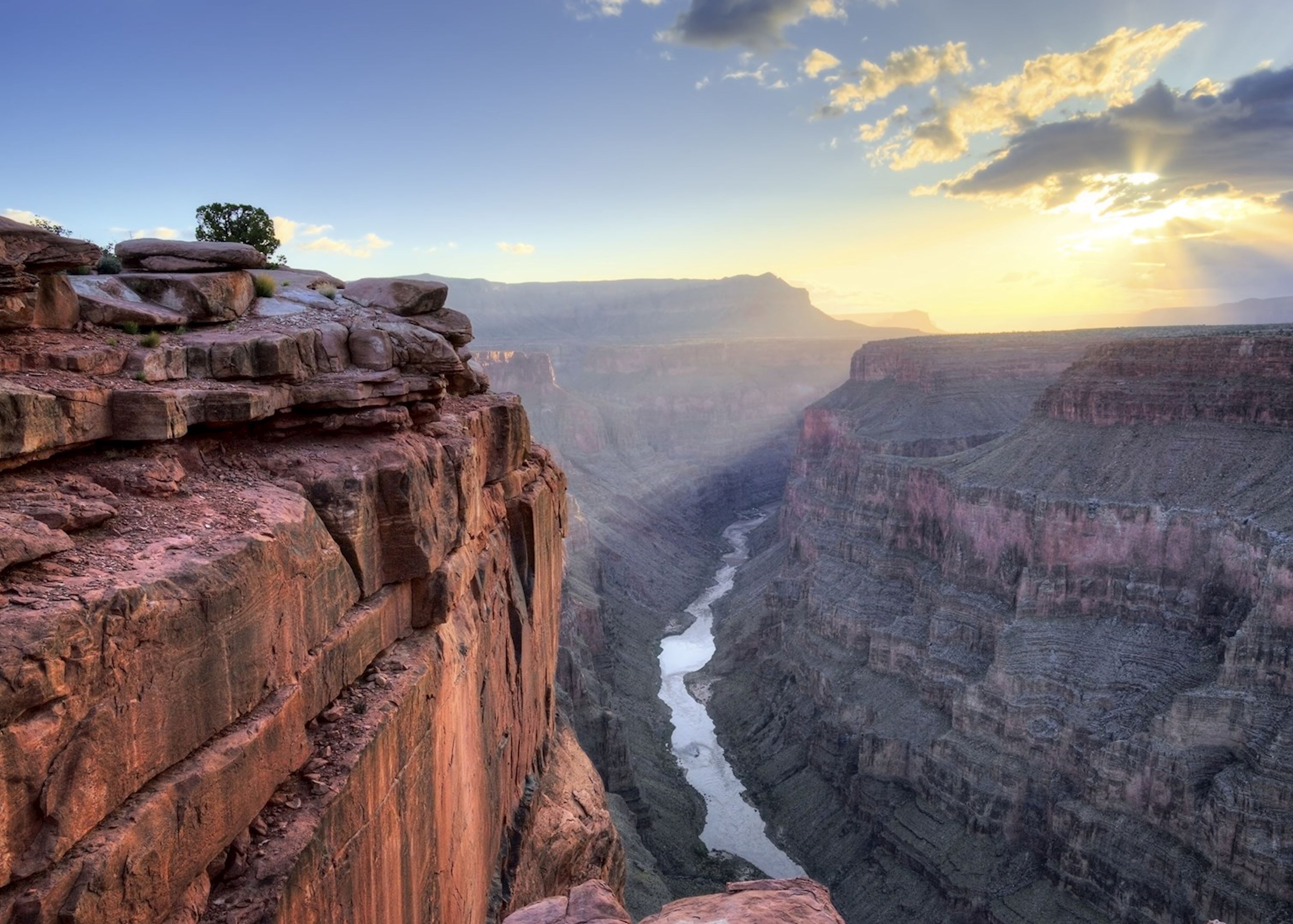 https://mdw-travel-data-us-east-1.s3.amazonaws.com/img/country/United-States/Grand-Canyon-National-Park/img_02.jpg