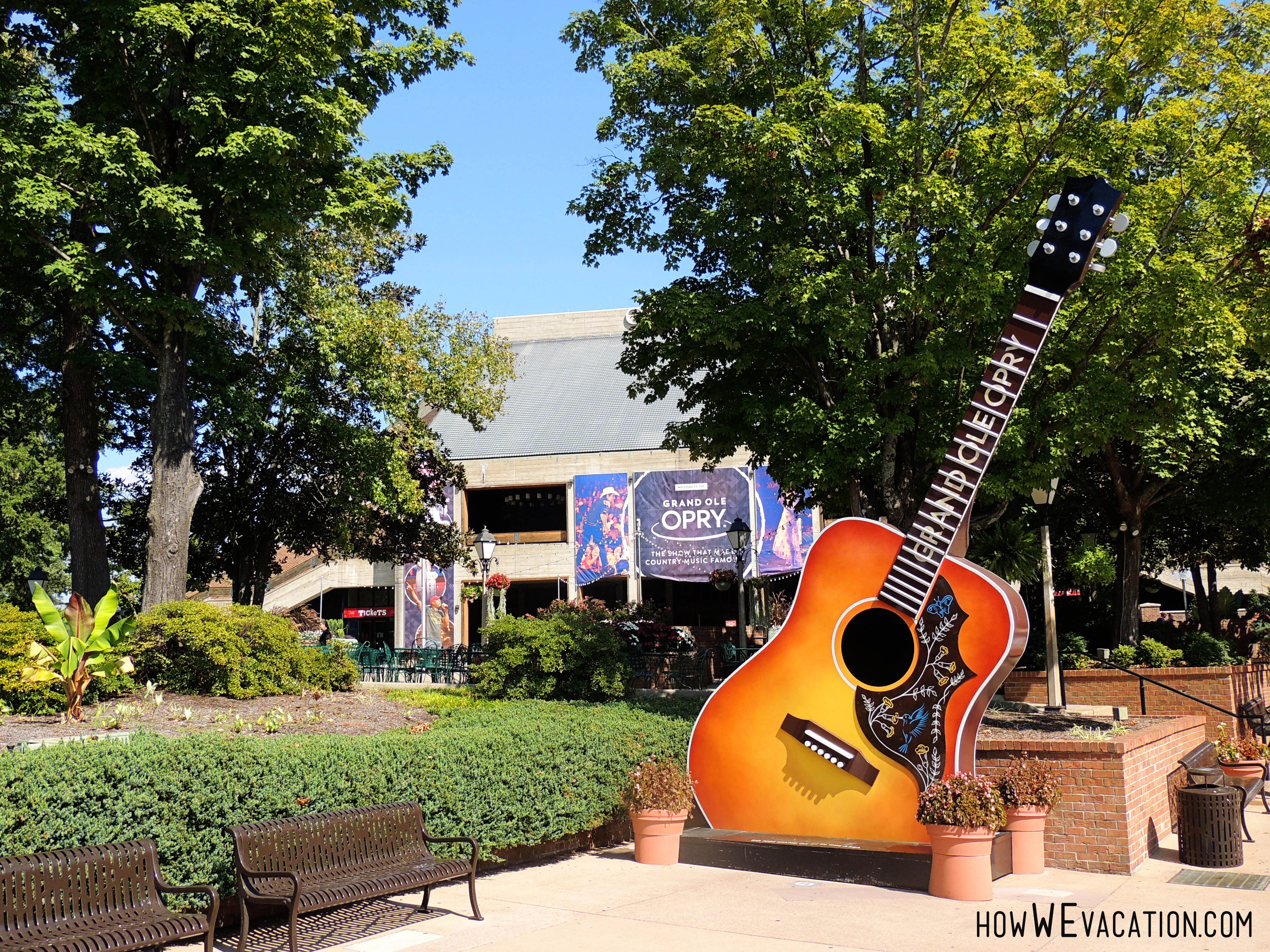 https://mdw-travel-data-us-east-1.s3.amazonaws.com/img/country/United-States/Grand-Ole-Opry/img_03.jpg
