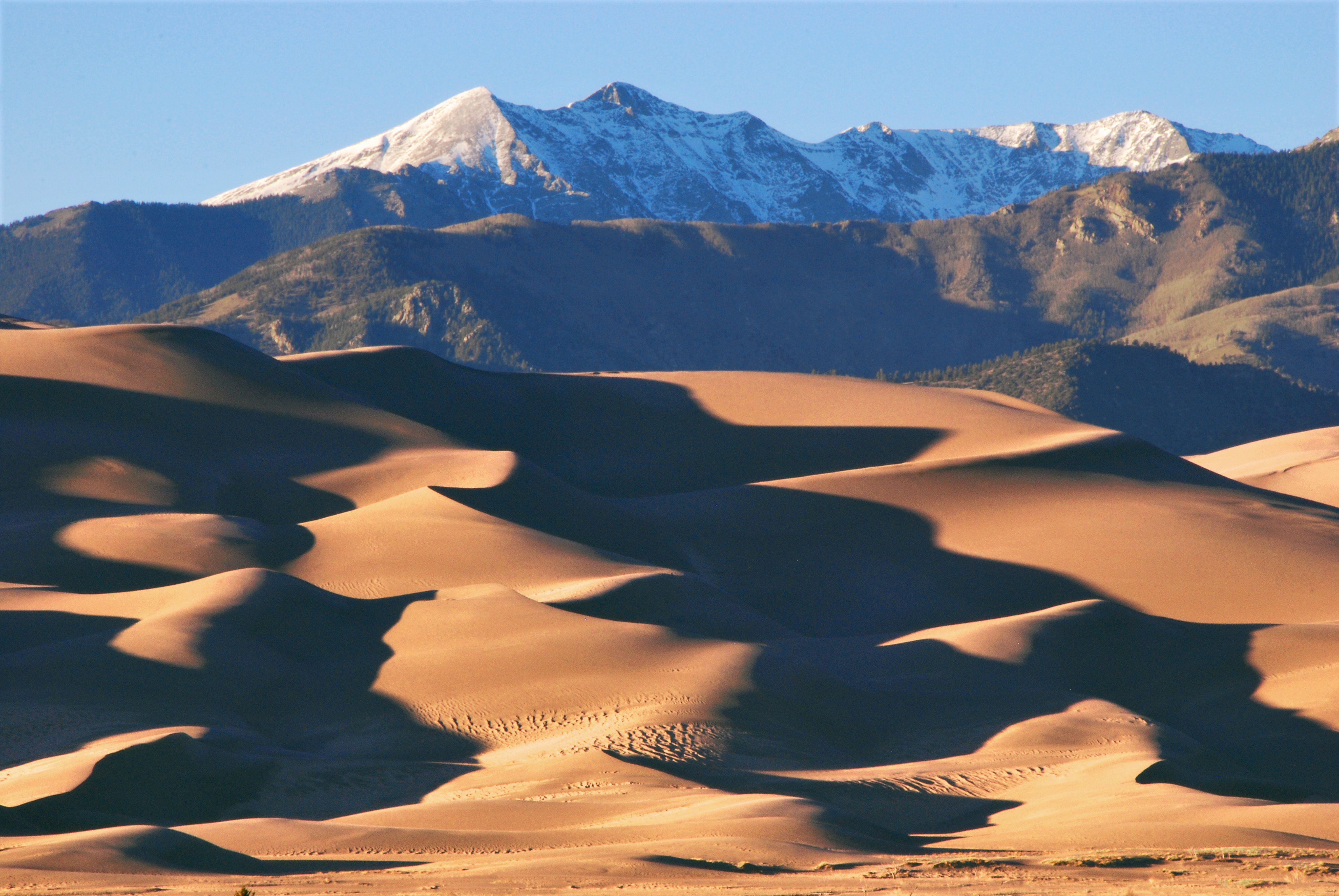https://mdw-travel-data-us-east-1.s3.amazonaws.com/img/country/United-States/Great-Sand-Dunes-National-Park-and-Preserve/img_02.jpg