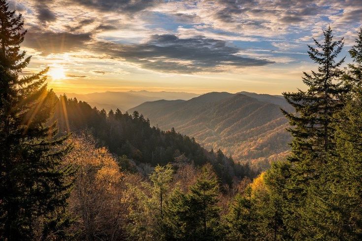 https://mdw-travel-data-us-east-1.s3.amazonaws.com/img/country/United-States/Great-Smoky-Mountains-National-Park/img_01.jpg