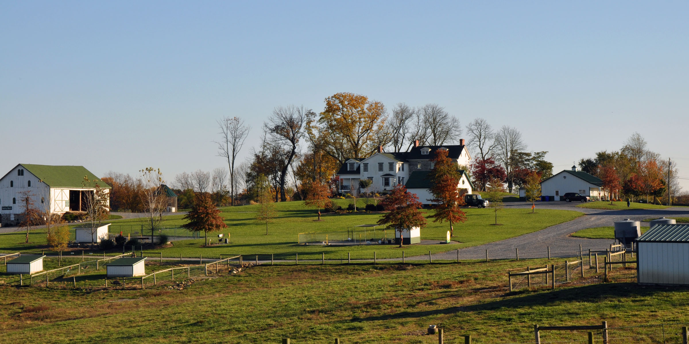 https://mdw-travel-data-us-east-1.s3.amazonaws.com/img/country/United-States/Green-Meadows-Petting-Farm/img_02.jpg