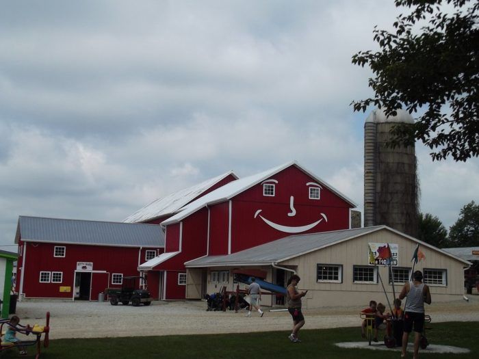 https://mdw-travel-data-us-east-1.s3.amazonaws.com/img/country/United-States/Green-Meadows-Petting-Farm/img_03.jpg
