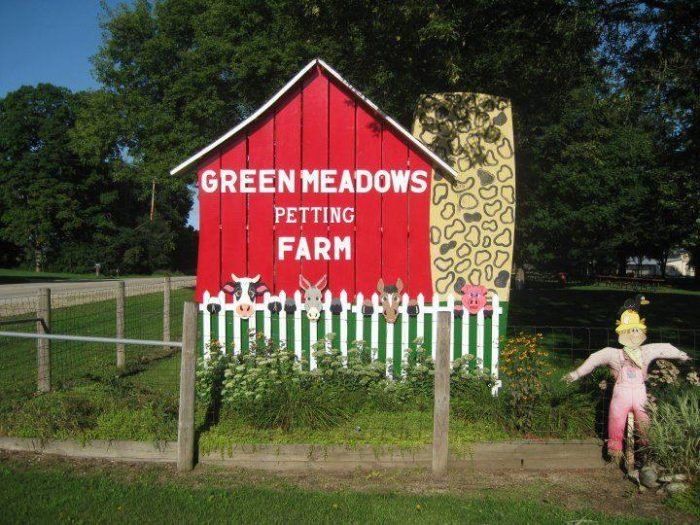 https://mdw-travel-data-us-east-1.s3.amazonaws.com/img/country/United-States/Green-Meadows-Petting-Farm/img_05.jpg