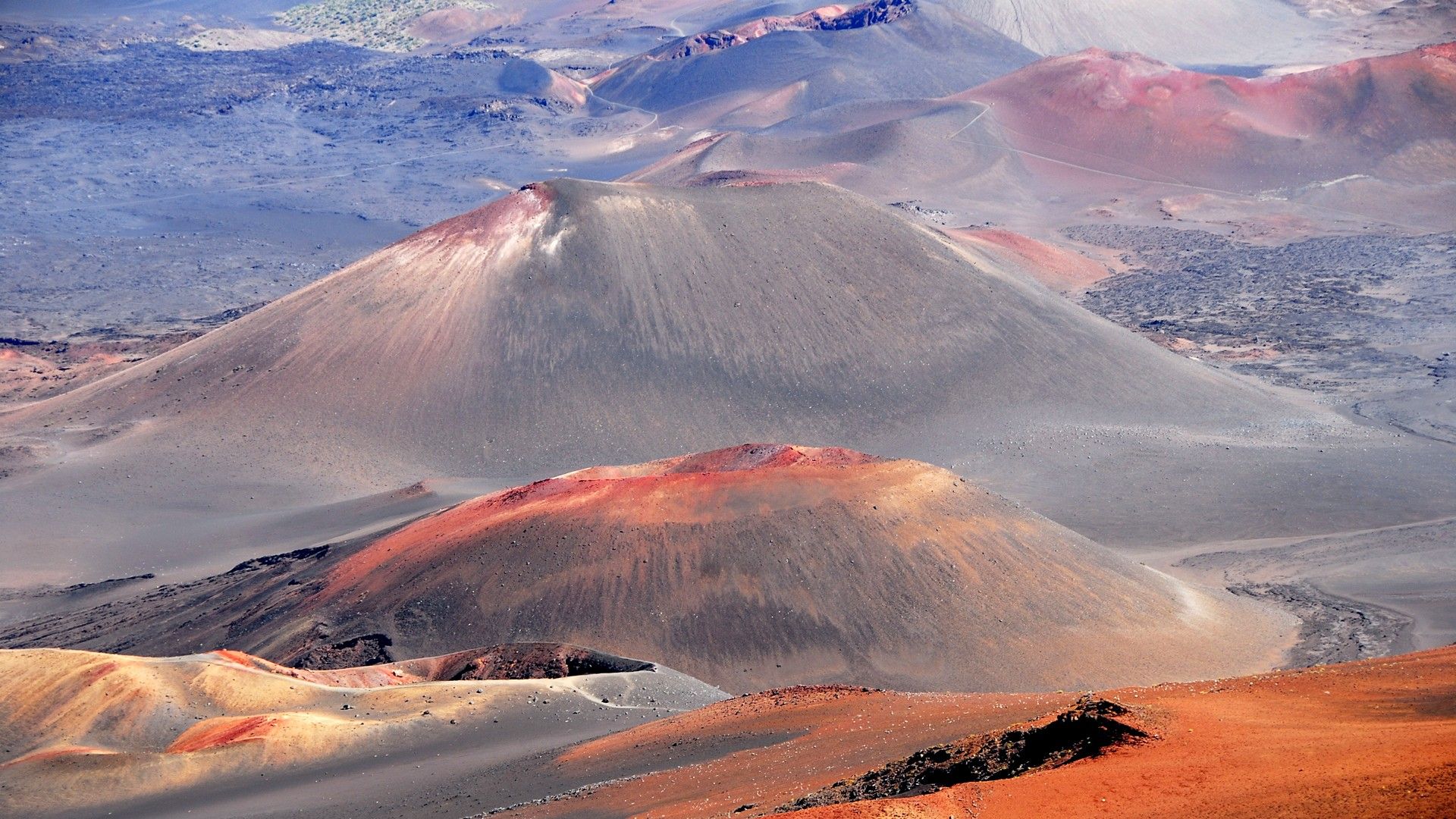 https://mdw-travel-data-us-east-1.s3.amazonaws.com/img/country/United-States/Haleakala-National-Park/img_00.jpg