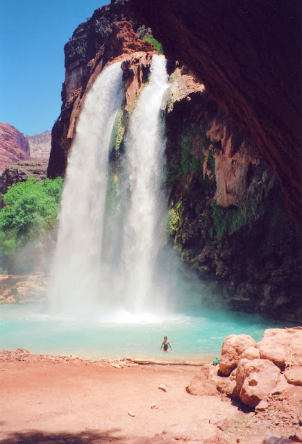 https://mdw-travel-data-us-east-1.s3.amazonaws.com/img/country/United-States/Havasu-Falls/img_02.jpg