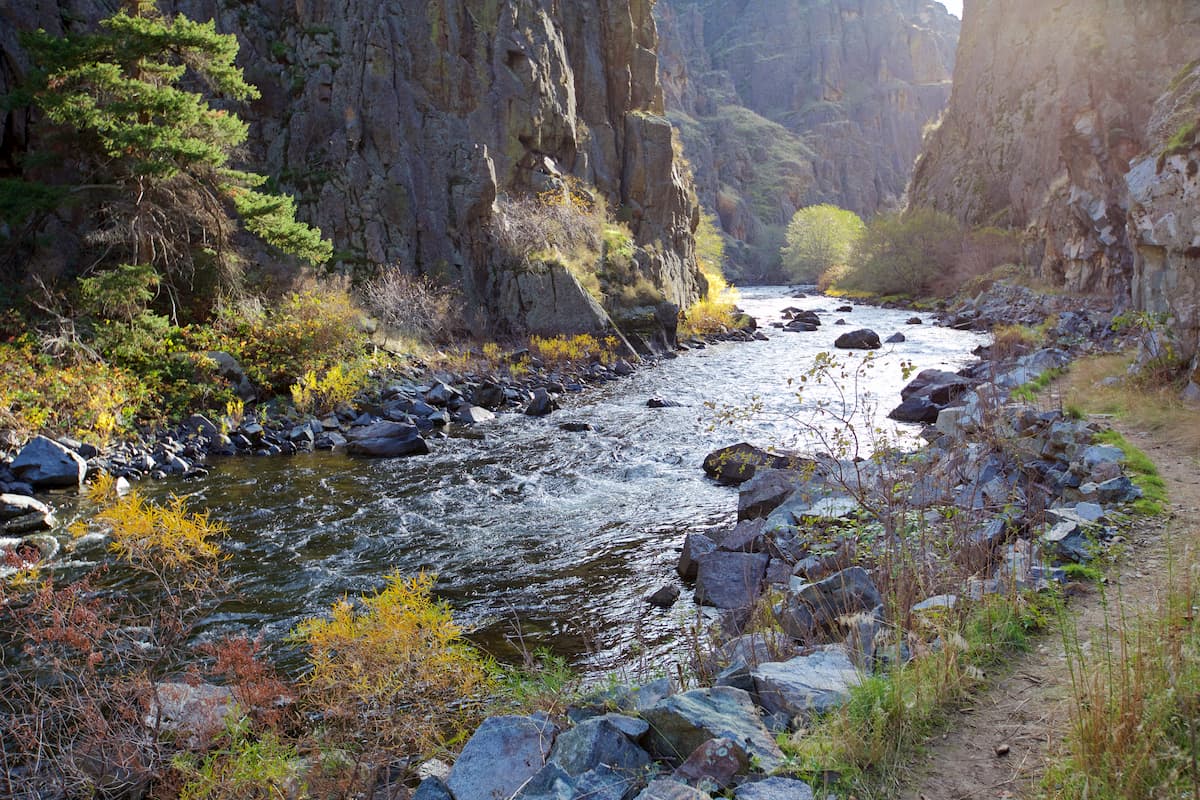https://mdw-travel-data-us-east-1.s3.amazonaws.com/img/country/United-States/Hells-Canyon-National-Recreation-Area/img_02.jpg