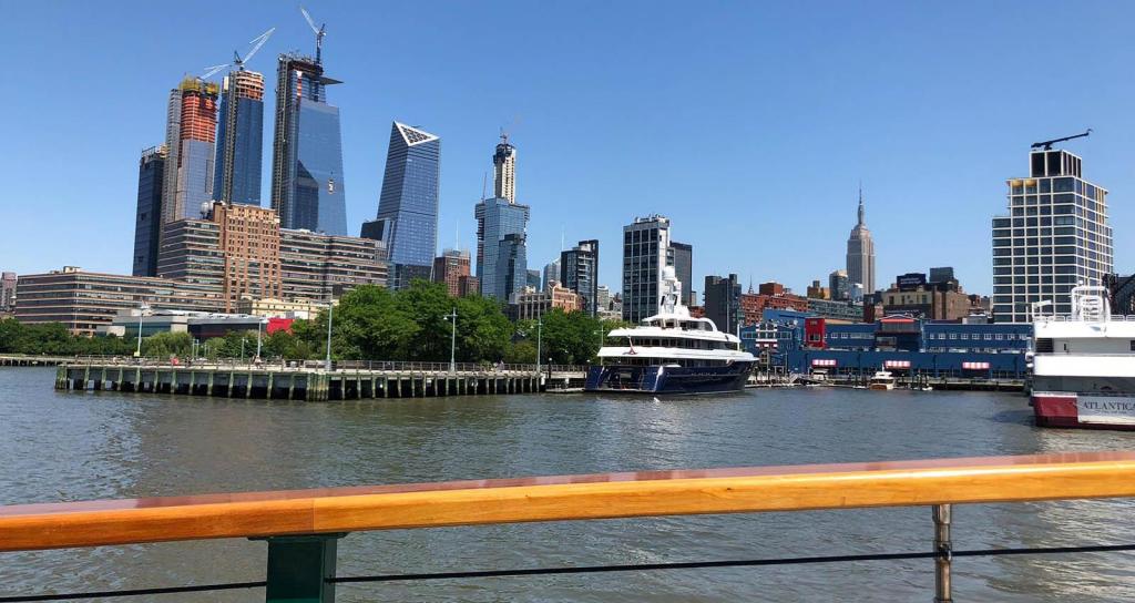 https://mdw-travel-data-us-east-1.s3.amazonaws.com/img/country/United-States/High-Line/img_00.jpg