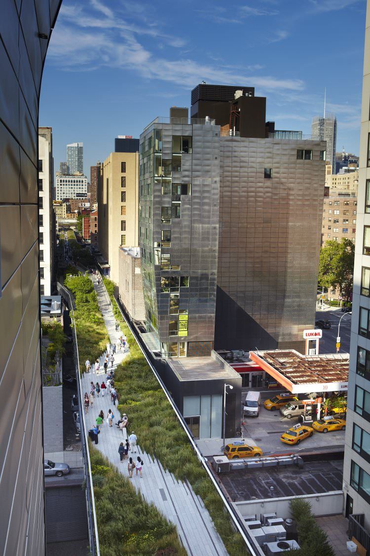 https://mdw-travel-data-us-east-1.s3.amazonaws.com/img/country/United-States/High-Line/img_03.jpg