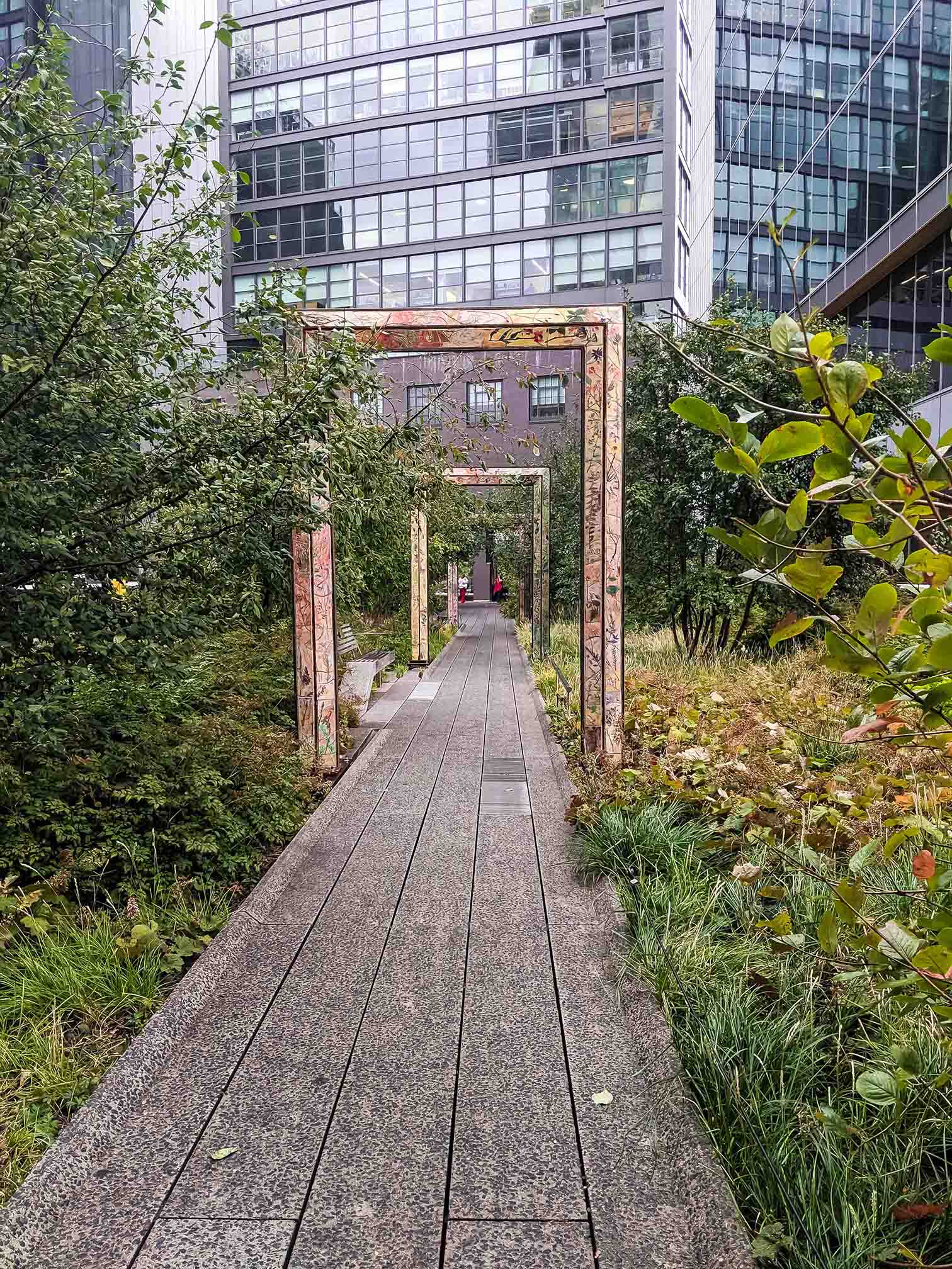 https://mdw-travel-data-us-east-1.s3.amazonaws.com/img/country/United-States/High-Line/img_05.jpg