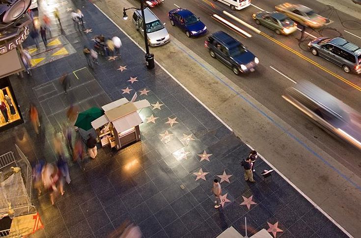 https://mdw-travel-data-us-east-1.s3.amazonaws.com/img/country/United-States/Hollywood-Walk-of-Fame/img_00.jpg