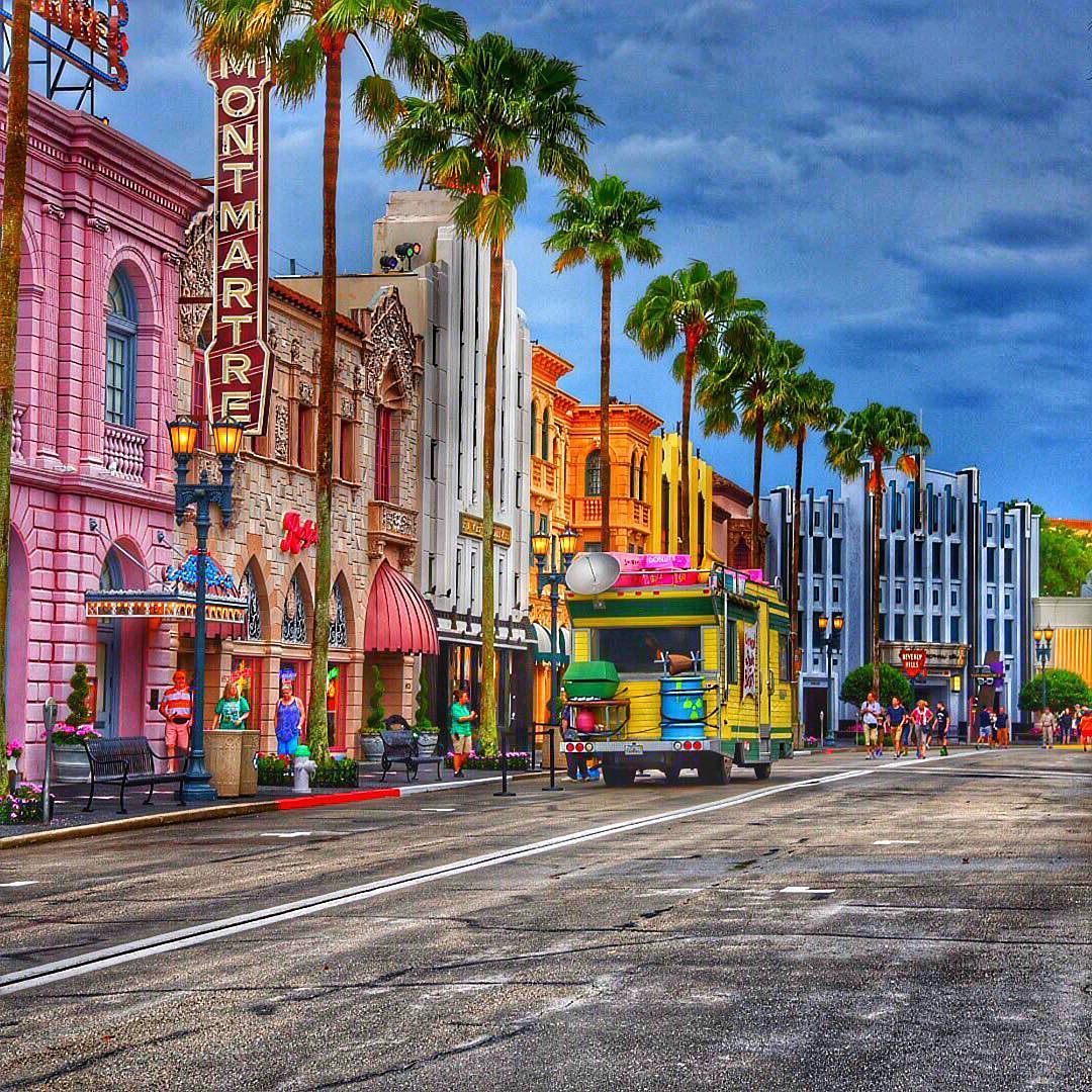 https://mdw-travel-data-us-east-1.s3.amazonaws.com/img/country/United-States/Hollywood-Walk-of-Fame/img_02.jpg