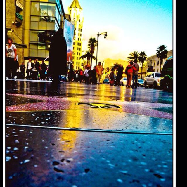 https://mdw-travel-data-us-east-1.s3.amazonaws.com/img/country/United-States/Hollywood-Walk-of-Fame/img_05.jpg