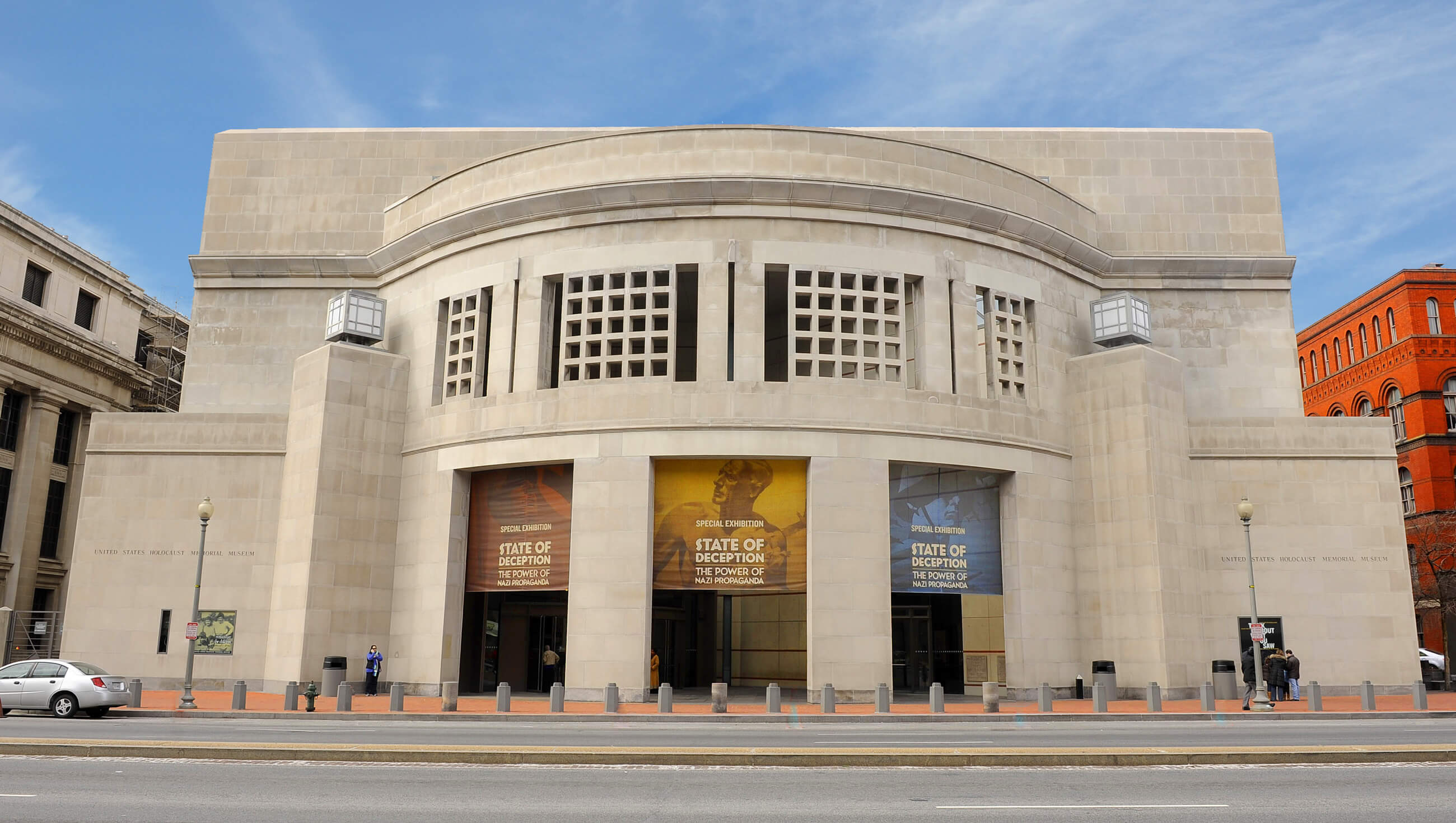 https://mdw-travel-data-us-east-1.s3.amazonaws.com/img/country/United-States/Holocaust-Memorial-Museum/img_01.jpg