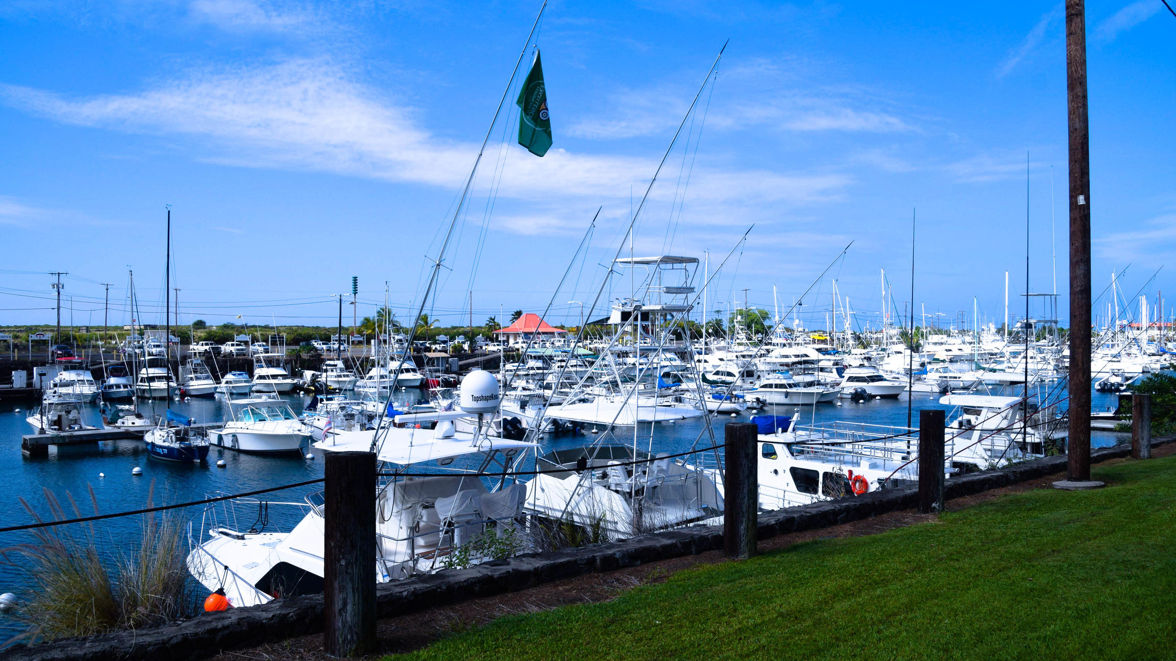 https://mdw-travel-data-us-east-1.s3.amazonaws.com/img/country/United-States/Honokohau-Harbor/img_03.jpg