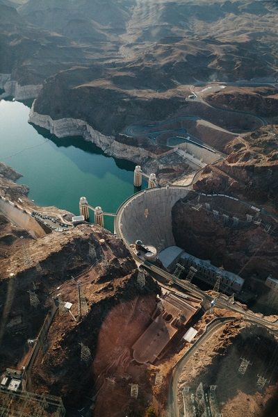 https://mdw-travel-data-us-east-1.s3.amazonaws.com/img/country/United-States/Hoover-Dam/img_02.jpg