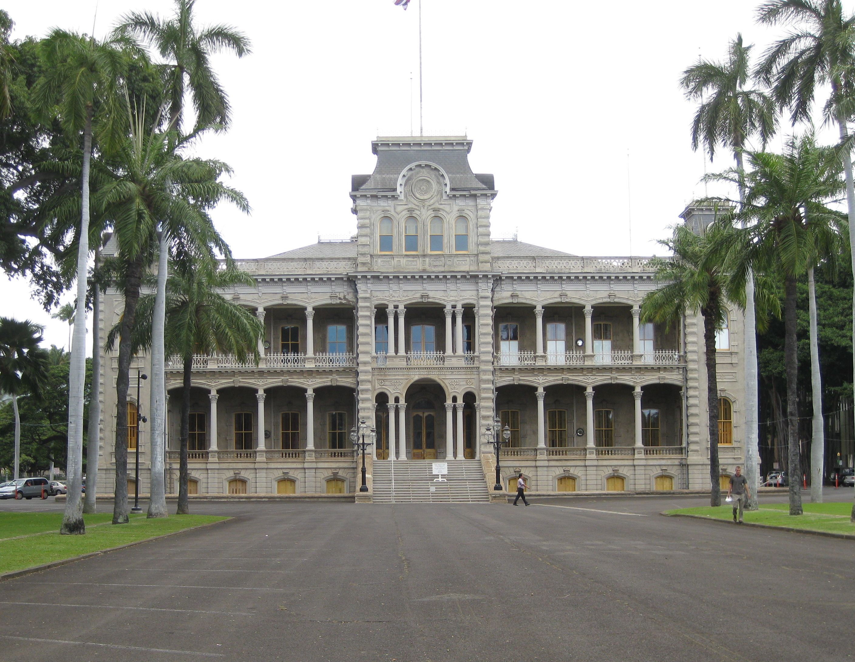 https://mdw-travel-data-us-east-1.s3.amazonaws.com/img/country/United-States/Iolani-Palace/img_04.jpg