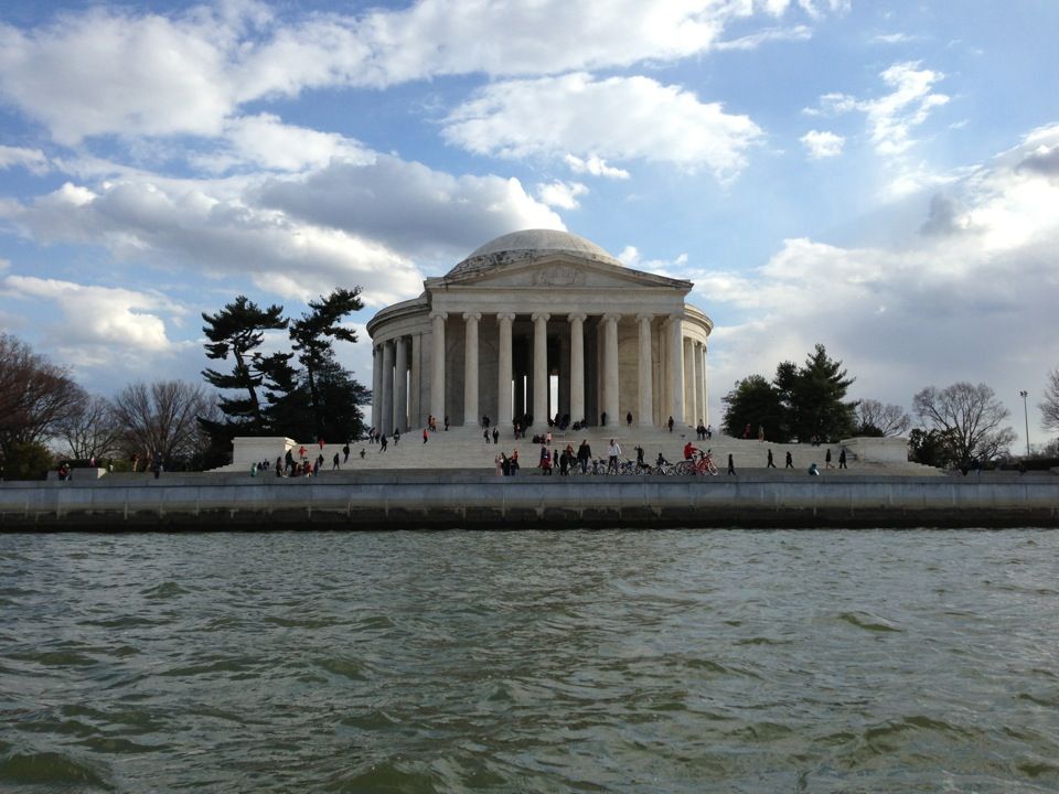 https://mdw-travel-data-us-east-1.s3.amazonaws.com/img/country/United-States/Jefferson-Memorial/img_01.jpg