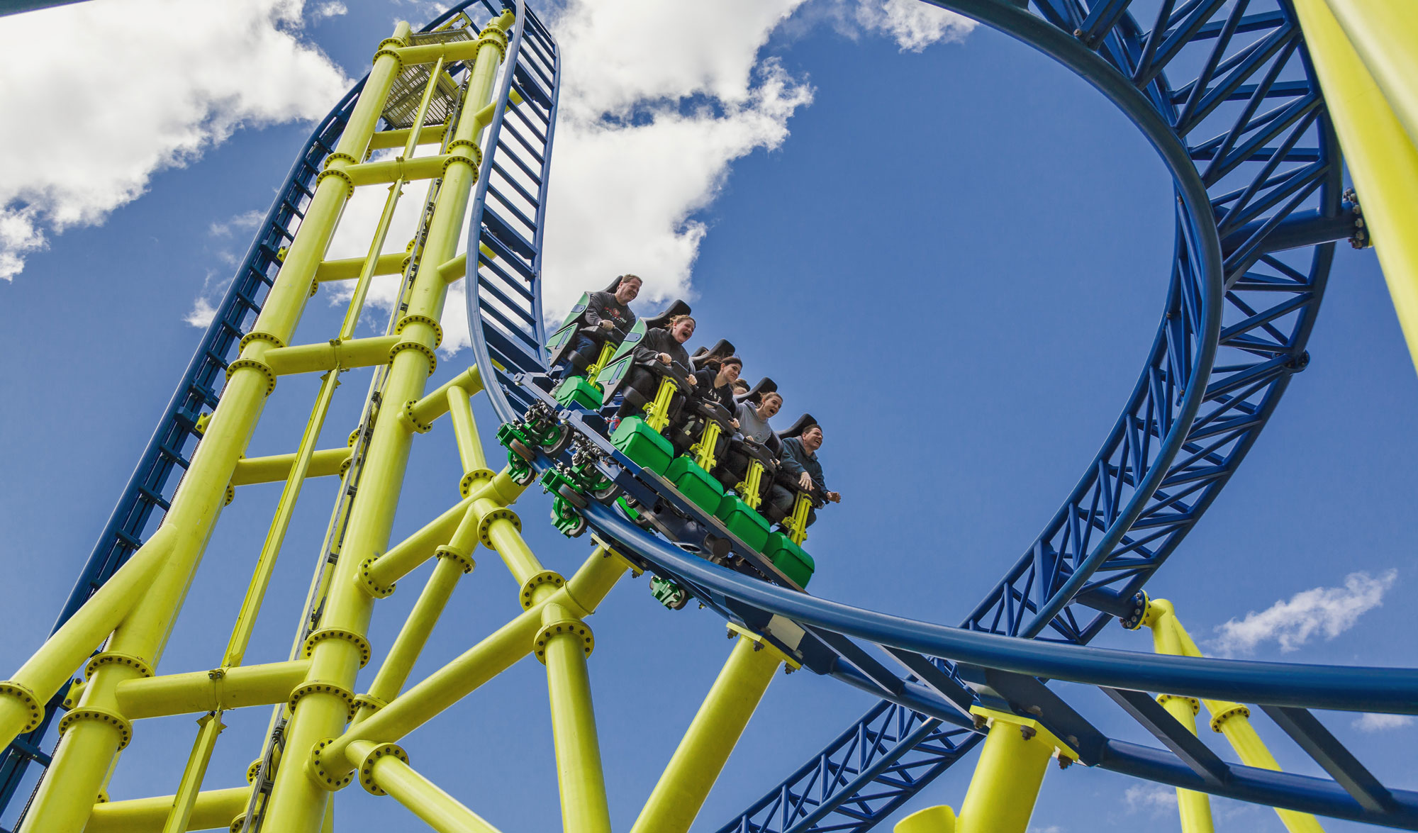 https://mdw-travel-data-us-east-1.s3.amazonaws.com/img/country/United-States/Knoebels-Amusement-Resort/img_02.jpg