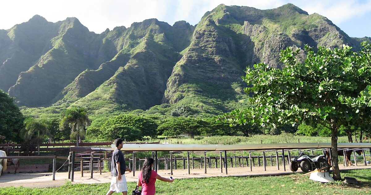 https://mdw-travel-data-us-east-1.s3.amazonaws.com/img/country/United-States/Kualoa-Ranch-and-Private-Nature-Reserve/img_03.jpg