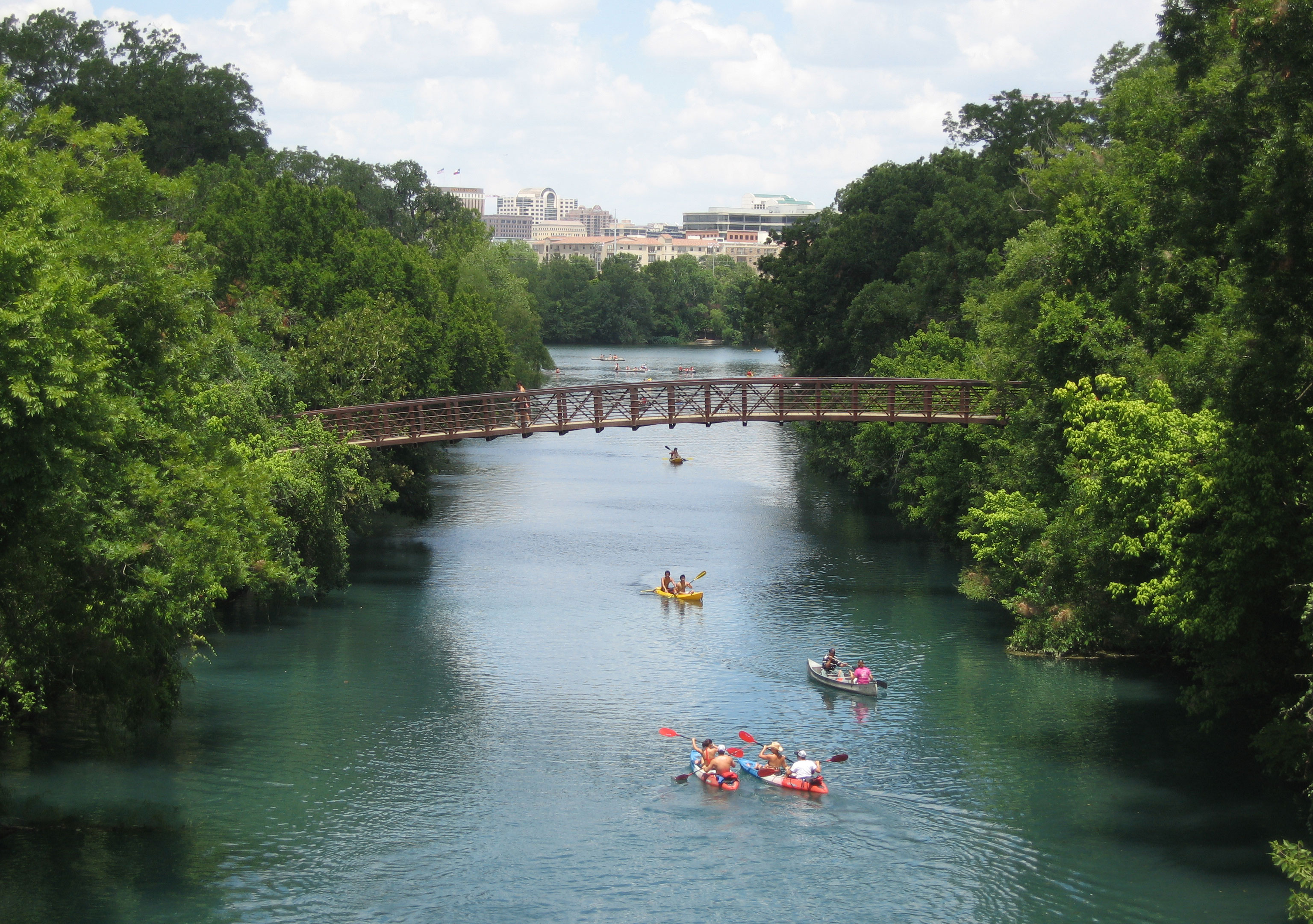 https://mdw-travel-data-us-east-1.s3.amazonaws.com/img/country/United-States/Lady-Bird-Lake/img_03.jpg