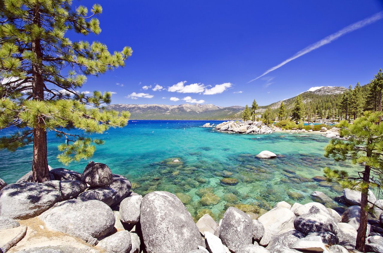 https://mdw-travel-data-us-east-1.s3.amazonaws.com/img/country/United-States/Lake-Tahoe/img_01.jpg