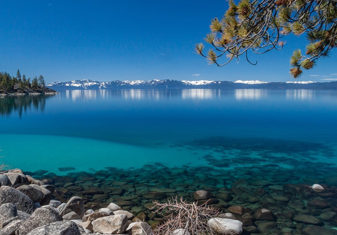 https://mdw-travel-data-us-east-1.s3.amazonaws.com/img/country/United-States/Lake-Tahoe/img_02.jpg