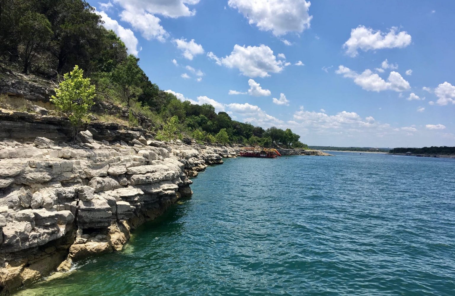 https://mdw-travel-data-us-east-1.s3.amazonaws.com/img/country/United-States/Lake-Travis/img_00.jpg