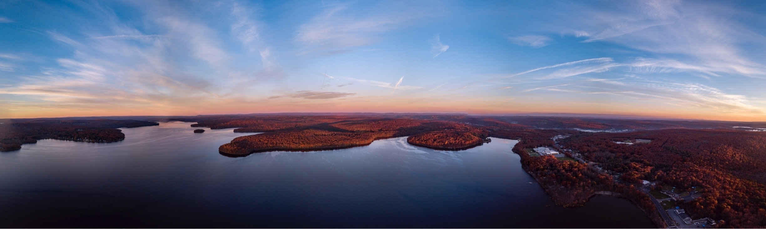 https://mdw-travel-data-us-east-1.s3.amazonaws.com/img/country/United-States/Lake-Wallenpaupack/img_01.jpg