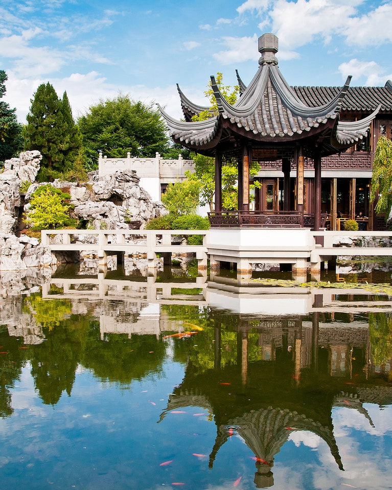 https://mdw-travel-data-us-east-1.s3.amazonaws.com/img/country/United-States/Lan-Su-Chinese-Garden/img_02.jpg