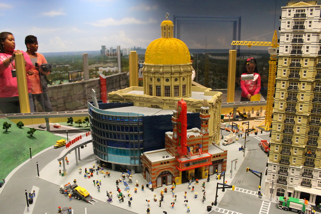 https://mdw-travel-data-us-east-1.s3.amazonaws.com/img/country/United-States/Legoland-Discovery-Center-Atlanta/img_01.jpg