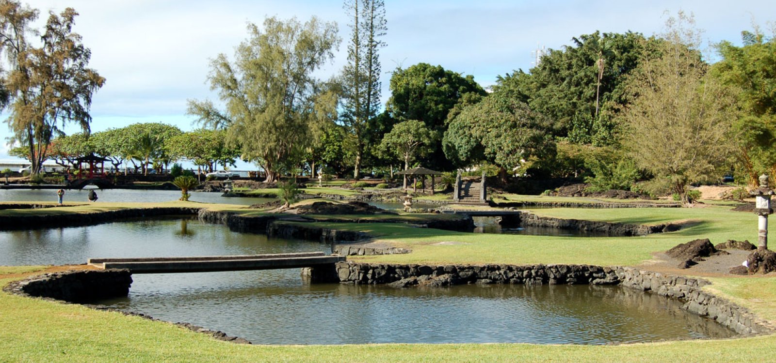 https://mdw-travel-data-us-east-1.s3.amazonaws.com/img/country/United-States/Liliuokalani-Gardens/img_01.jpg