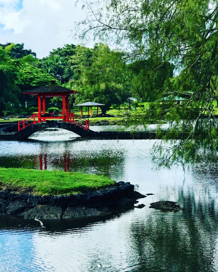 https://mdw-travel-data-us-east-1.s3.amazonaws.com/img/country/United-States/Liliuokalani-Gardens/img_03.jpg