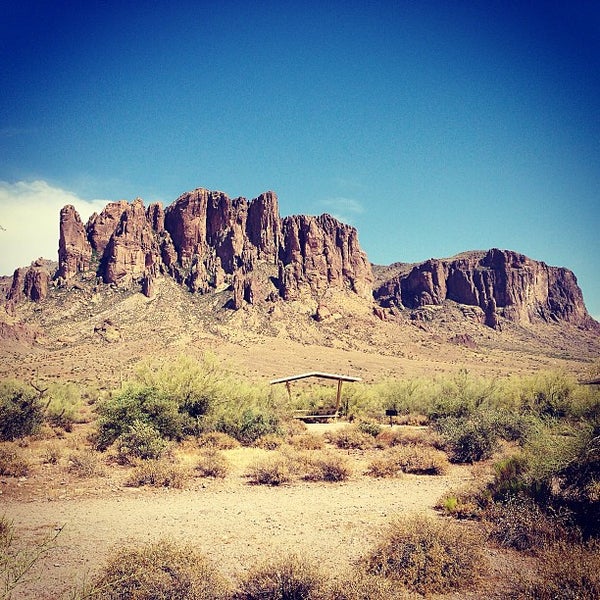 https://mdw-travel-data-us-east-1.s3.amazonaws.com/img/country/United-States/Lost-Dutchman-State-Park/img_03.jpg
