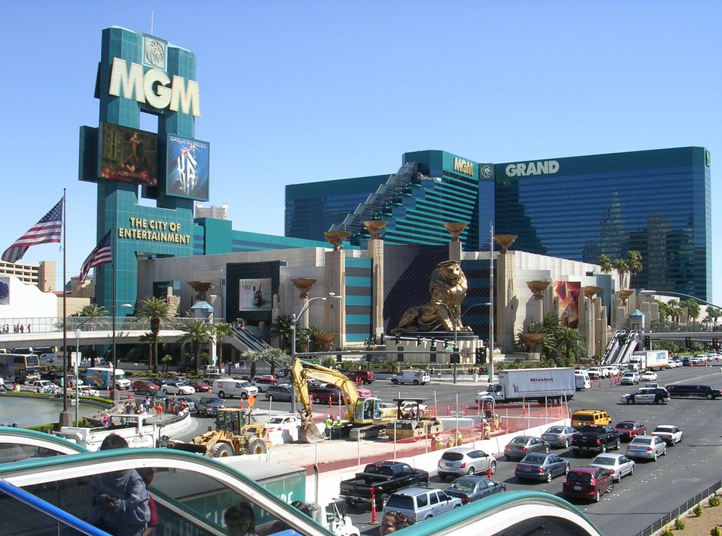 https://mdw-travel-data-us-east-1.s3.amazonaws.com/img/country/United-States/MGM-Grand-Hotel-and-Casino/img_01.jpg