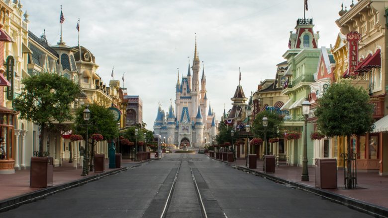 https://mdw-travel-data-us-east-1.s3.amazonaws.com/img/country/United-States/Magic-Kingdom-Park/img_03.jpg