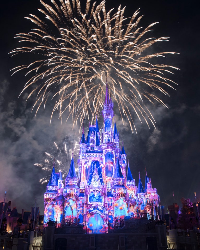 https://mdw-travel-data-us-east-1.s3.amazonaws.com/img/country/United-States/Magic-Kingdom-Park/img_05.jpg