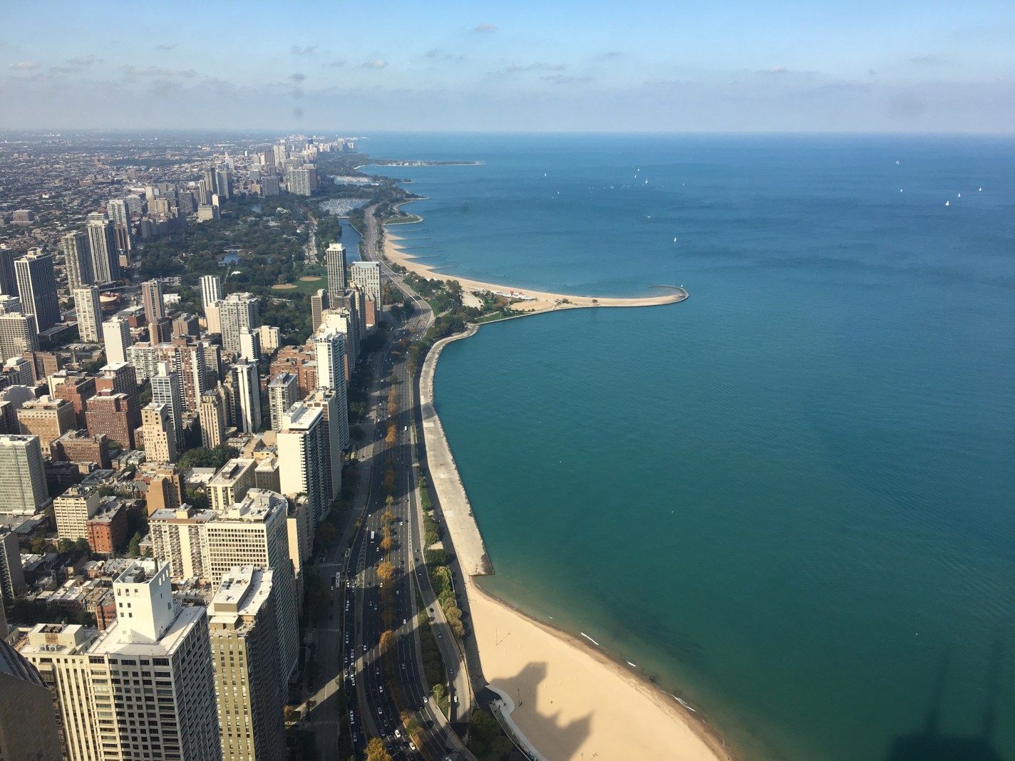 https://mdw-travel-data-us-east-1.s3.amazonaws.com/img/country/United-States/Magnificent-Mile/img_05.jpg