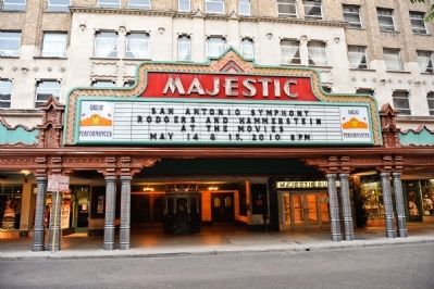 https://mdw-travel-data-us-east-1.s3.amazonaws.com/img/country/United-States/Majestic-Theatre/img_03.jpg