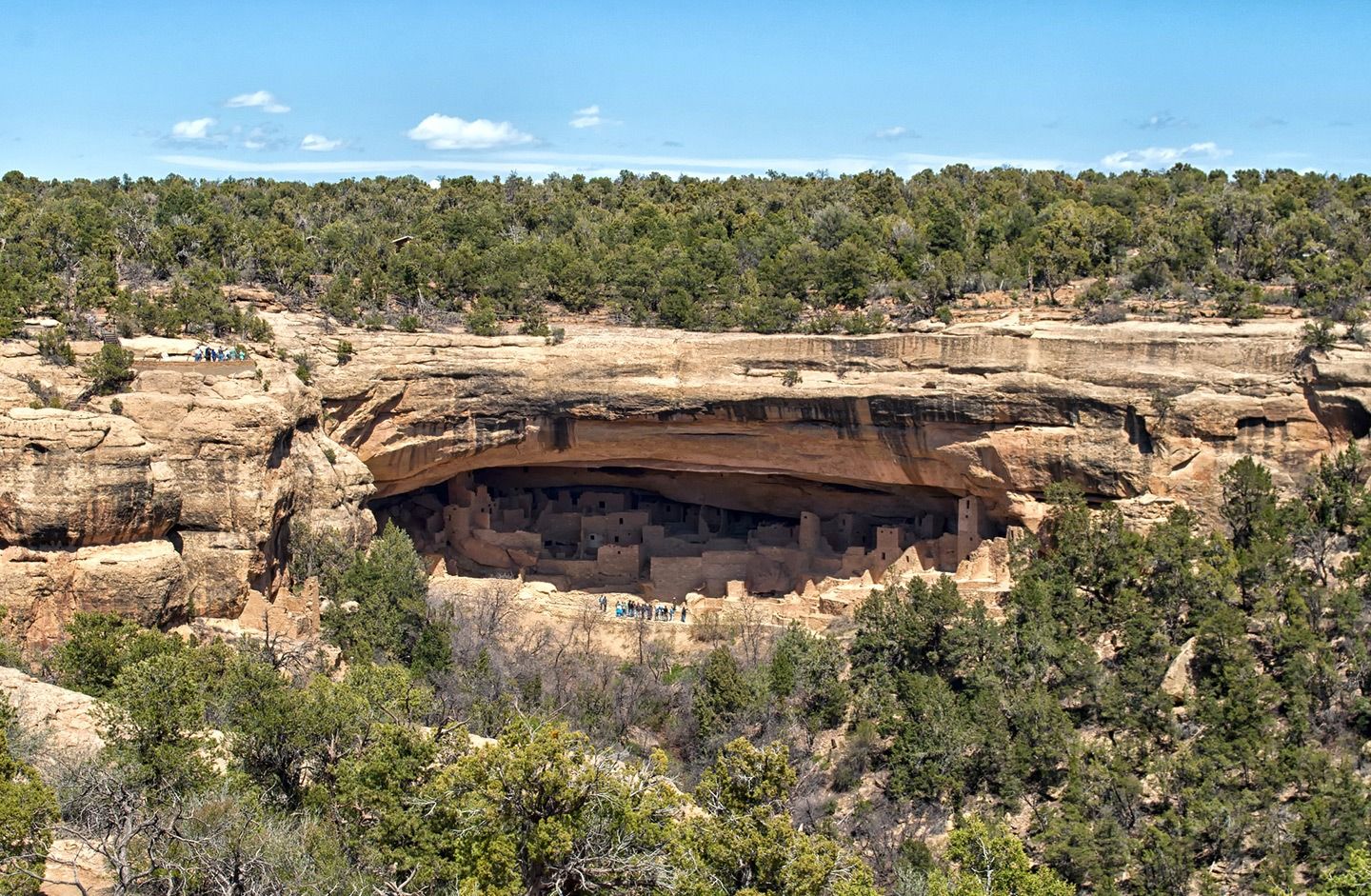 https://mdw-travel-data-us-east-1.s3.amazonaws.com/img/country/United-States/Mesa-Verde-National-Park/img_01.jpg