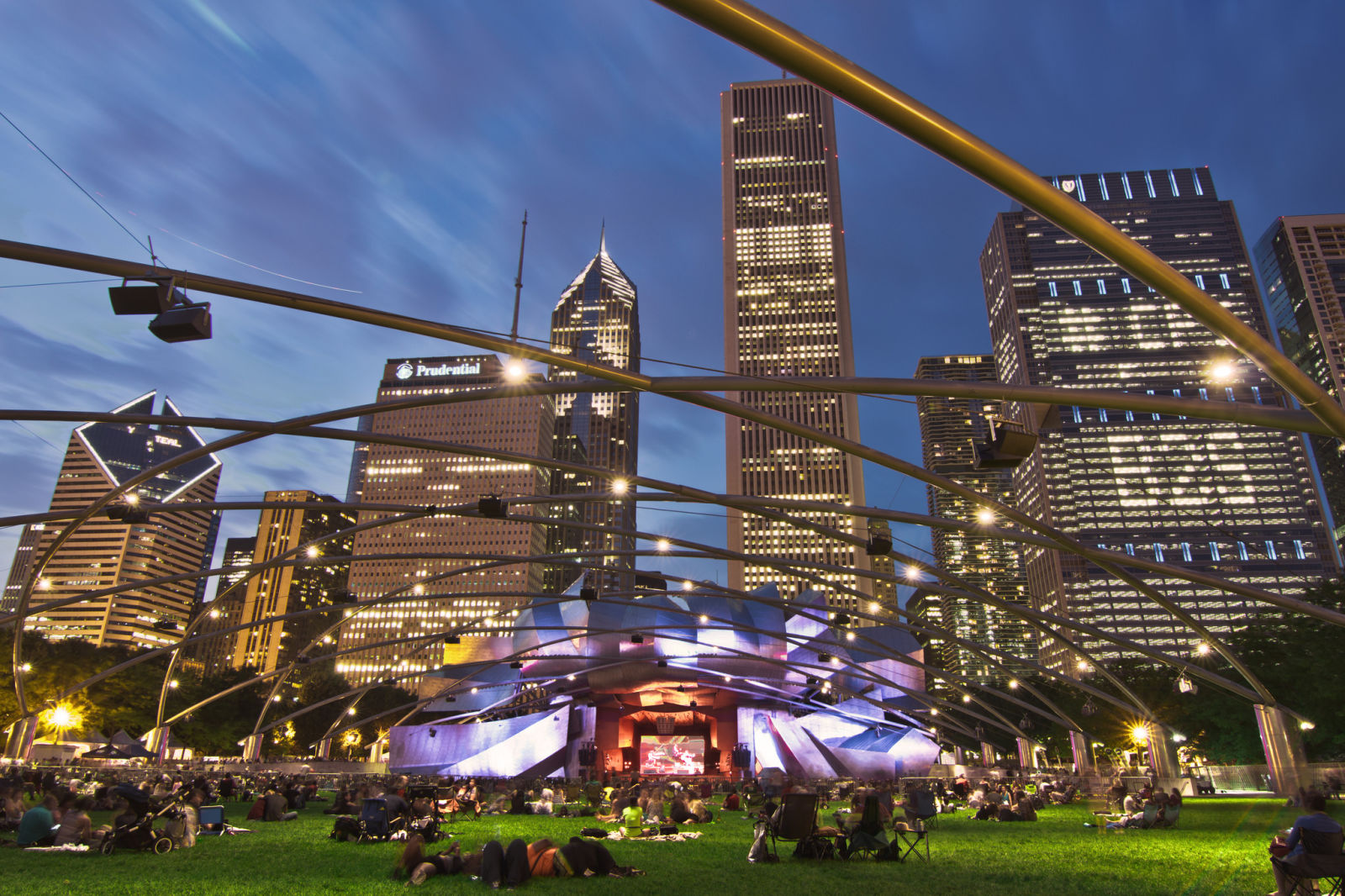 https://mdw-travel-data-us-east-1.s3.amazonaws.com/img/country/United-States/Millennium-Park/img_04.jpg